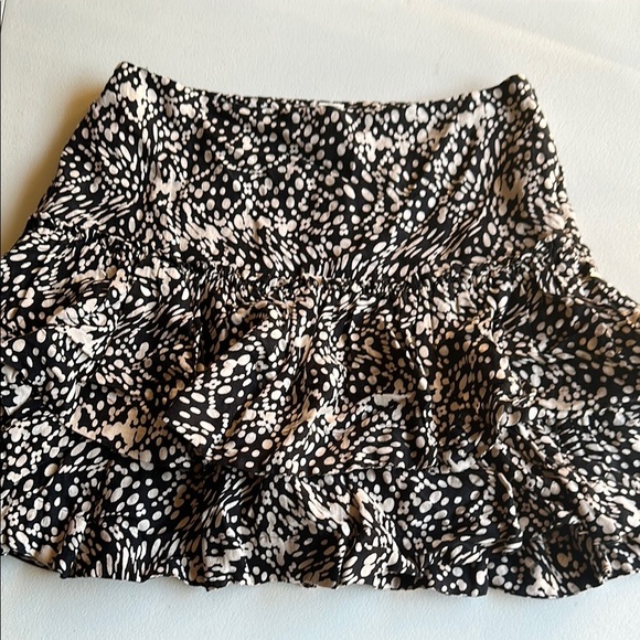 Black and White Patterned Women's Skirt - Picture 2 of 3